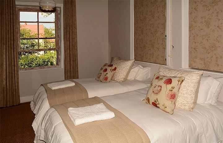 Toad Hall Guest House Wakkerstroom Exterior photo
